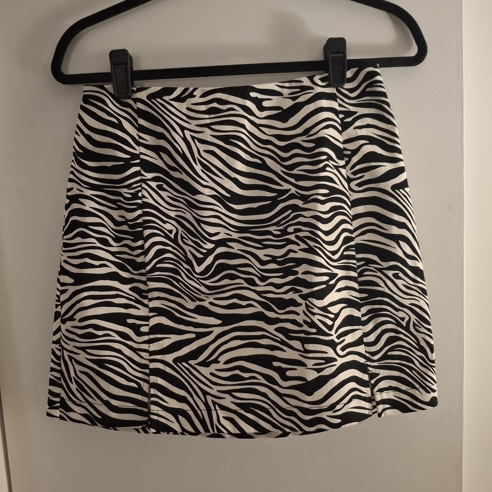 Eyeshadow Black and White Zebra Mini Skirt